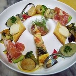 三丁目 - 本日のオードブル盛り合わせです。お召し上がりながら他のお料理を考えてくださいね
