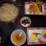 うどん本陣 山田家 - 寿司定食　800円