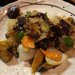 カラフル食堂 - 茄子とミンチの味噌炒め 680円
