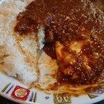 REPOS - はい！オムレツとチーズの上からカレーがかけてあります♪