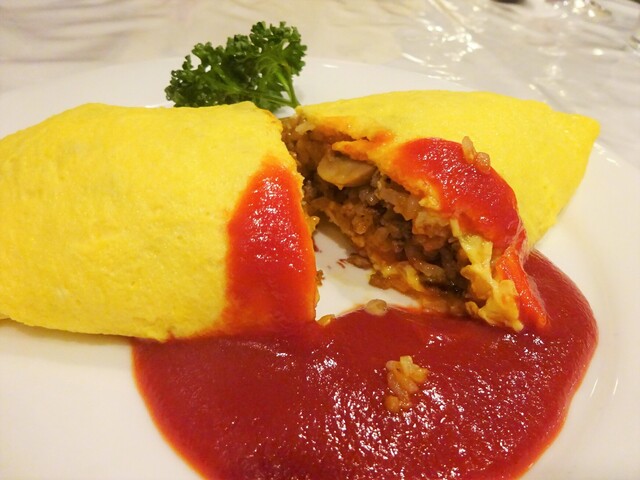 元祖＊＊＊” が3品もある老舗洋食店：明治 誕生オムライス・元祖 ハヤシライス』by 黄色のたぬき : 煉瓦亭 （レンガテイ） - 銀座/洋食  [食べログ]