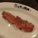 Taishuu Sumibiyaki Niku Jingisukan Horumon Sakaba Fuudo - ラムタンの一本ステーキ