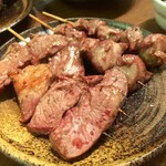 もつ焼き 稲垣 - はつ2本、砂肝2本 500円