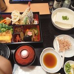 かわせみ本館 - 松花堂弁当、冷奴