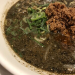 萬福食堂 - 黒丸坦々麺のアップ