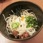 たか美 - 〆は、米どころ遠賀発祥の「遠賀米麺」だそうな。　なめこ、オクラ、山芋、、とネバネバ三昧。