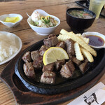焼肉乃我那覇 - サイコロステーキ定食300g ¥1200