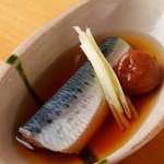 Sardines boiled in plum