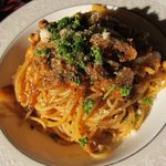 サーラ・マンジェ・ドゥ・クール  - 魚貝とタケノコのトマトソースパスタ