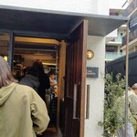 パン・デ・フィロゾフ - 店外では撮影をされてました