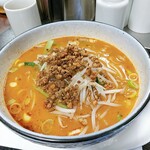 中国家庭料理 神洲之華 - ★担々麺 650円 ハーフなのに一人前ぐらいのサイズ！ボリュームはあるが味はイマイチ。お湯に練りゴマと七味と山椒溶かしただけ。登戸だから高評価がついてるだけ。