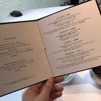 ベージュ アラン・デュカス 東京 - 