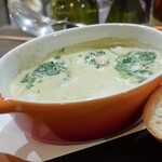 トリワイン ＰＩＫＯＳＨＨＨＵ - 辛さで温まるグリーンシチュー