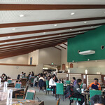 四日市の里ゴルフクラブ - レストランの内観です