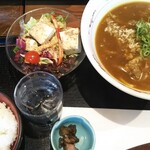 Idumitei - 20/1　牛肉カレーうどん豆乳ゴマサラダセット：1250円（税別）