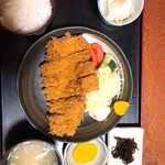 Maru Chuu - とんかつ定食1300円