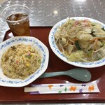 だるま食堂 - 長崎皿うどん半チャンセット