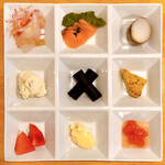 イタメシヤ ヴィーノ&パスト - 9種類の前菜プレート。