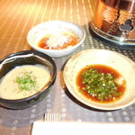 瀬里奈 - 　ピリ辛だれ、ごまだれ、ポン酢の３種のしゃぶしゃぶだれです。