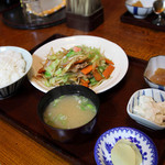 Saraya - 野菜炒め定食　683円