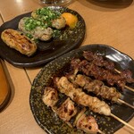 Sandaimetori Mero - つくね３種・串焼き盛