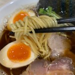 ごえちゃんらーめん - 中細ストレート麺