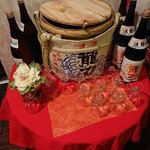 バーアムスルーム - 秘密の違うお店の樽酒飲み放題の図