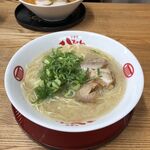 太宰府八ちゃんラーメン - 連れは辛味増とんこつラーメン￥７００