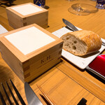 KOTARO Hasegawa DOWNTOWN CUISINE - ②発酵生クリームとパン