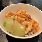 イチリン ハナレ - 白子の麻婆豆腐オンザライス　フレッシュな搾菜がシャキシャキです