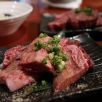 和牛炭火焼肉ビストロ 飛び牛 - 