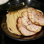 つけ麺無心 - つけ麺(並)炙りチャーシュートッピング