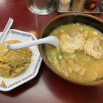 豚とん - チャーハン＋ラーメン