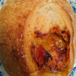 123490352 - トマトとバジルとチーズが入っています