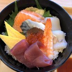 KAMI-HIKOKI - 「海鮮丼」(1580円)