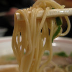 長浜屋台 やまちゃん - 麺アップ