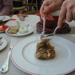 メイン料理２、兵庫県産ポークのなんとか。