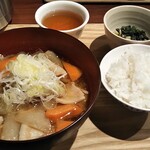 厳鮮素材厨房 SEN之屋 - 豚汁定食 900円 ♪