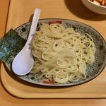 天心ラーメン - マーボーつけ麺 ¥690 の麺