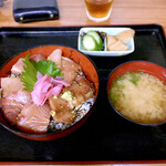 十八番 - 寒ブリ漬け丼。¥750。