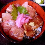 十八番 - 寒ブリ漬け丼。¥750。