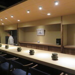 富小路 やま岸 - カウンター席