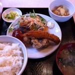 大新食堂 - 満腹定食！