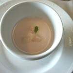 キュイエット - 穂坂町で採れた桃の冷製スープ