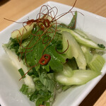 ジンギスカン霧島 - セロリの水キムチ