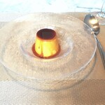 La Brianza - 濃厚かぼちゃプリン。普段あまり甘いもの食べないけれど、こちらのドルチェは大好き。どれもこれもおいしいの。プリンも甘み控えめなのに、ほんと濃厚。大満足！