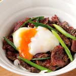 Grilled horse meat pickled rice bowl