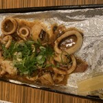 浦和こてがえし - 丸イカとホタテのアンチョビ醤油焼（980円）