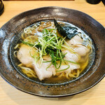 彩哲 - 全体的にお上品。味変アイテムは置いていないが、そのままで飽きずに最後までイケる。