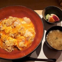 鳳 - 親子丼全景